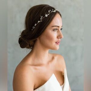Brides & Hairpins Galatea Halo - Gold​​